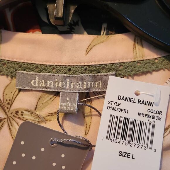 Daniel Rainn Ladies Size Large Pink Blush Floral Print V-Neck Blouse - Picture 5 of 6